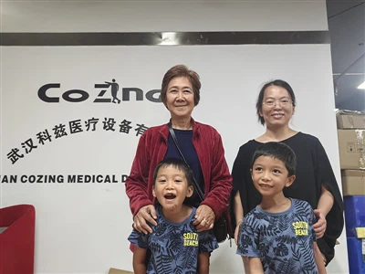 Delegazzjoni tal-Klijent Indoneżjan żaret Cozing Medical